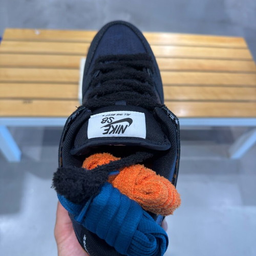 Nike SB Dunk Low sneakers new, size 43, black and blue
