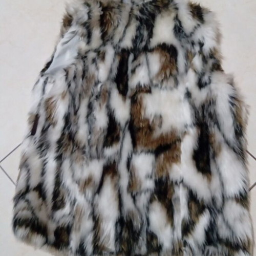 Fur vest size M like new