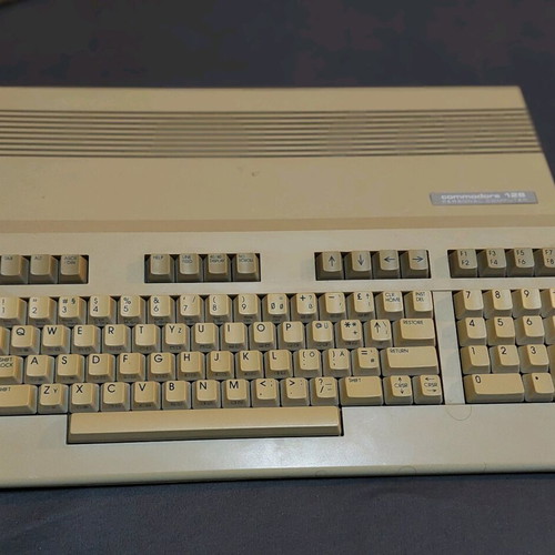 Commodore 128 like new in excellent working condition