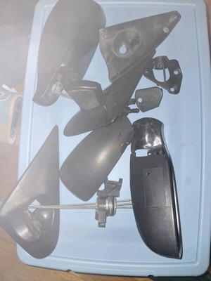 Σετ καβούκια και εξαρτήματα καθρεπτών αυτοκινήτου μεταχειρισμένα χωρίς γυαλί για Nissan, Opel, Toyota