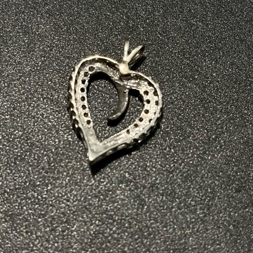 Silver heart pendant like new for a chain