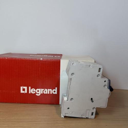 Legrand C10 Circuit Breaker Pack of 5 New 10A 1P C Curve DIN Rail