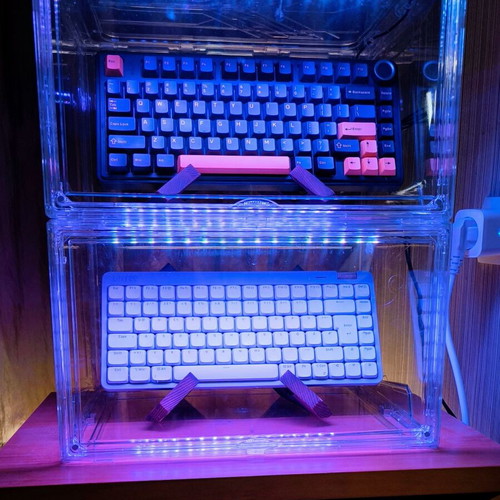 Oltraman LED витрини комплект от 2 с RGB осветление и дистанционно