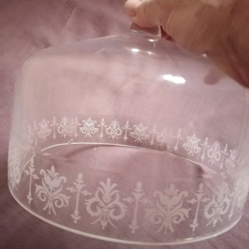 Vintage crystal cake stand with stem base like new