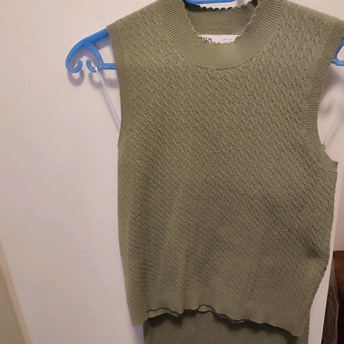 Zara knitted set skirt blouse like new, olive green