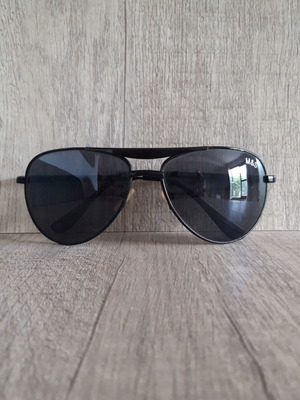 Marks & Spencer Polarized sunglasses new, black