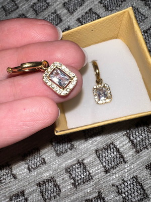 Gold hanging earrings new