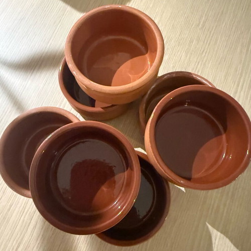 Clay pots set of 10 like new