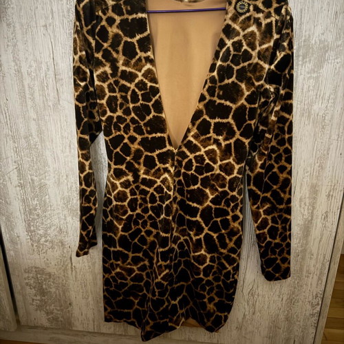 Lynne backless dress camel like new, size L