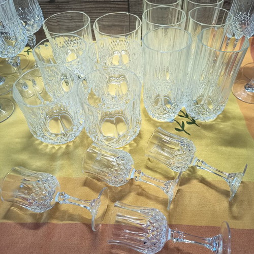 Vintage crystal glass set of 24 in excellent condition