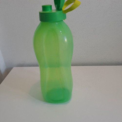 Tupperware bottle bag and Eco bottle 2L like new