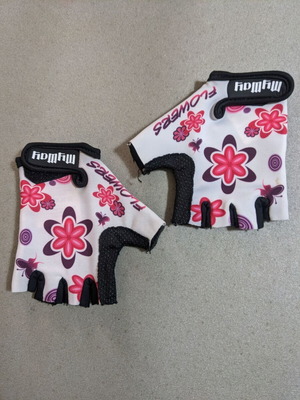Girls gloves for cycling and sports activities like new, size up to 8 years