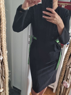 Zara midi φόρεμα με πράσινους ιμάντες αυξομείωσης σαν καινούργιο, μαύρο