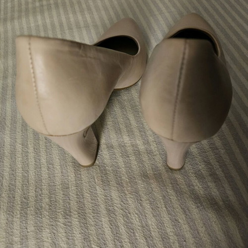 Tamaris pumps like new, size 36, beige