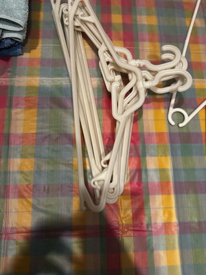 White hangers used, pack of 17 pieces