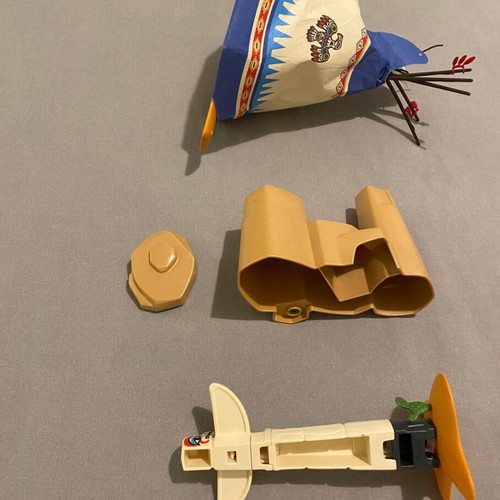 Playmobil Indian family set used with missing parts
