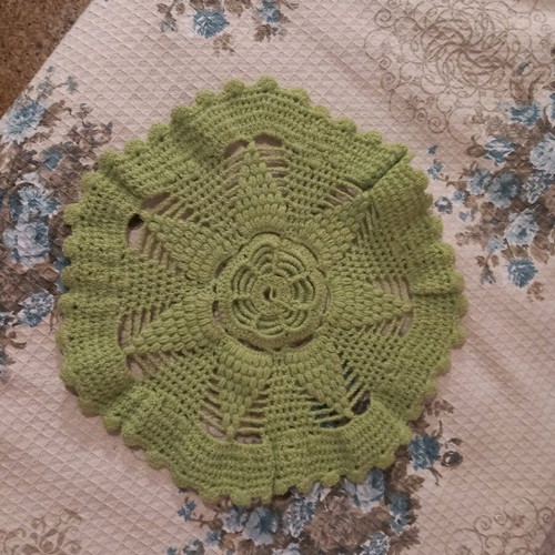 Wool handmade doily vintage in excellent condition