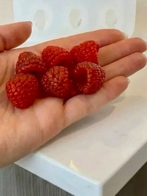 Silicone raspberry mold for baking