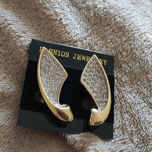Earrings with rhinestones like new, gold tone 80s fashion jewelry