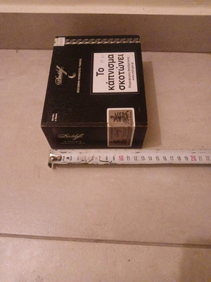 Cigar Box like new, empty