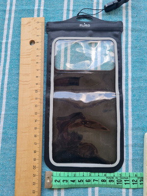 Puro phone case with lanyard like new, size 10×20 cm