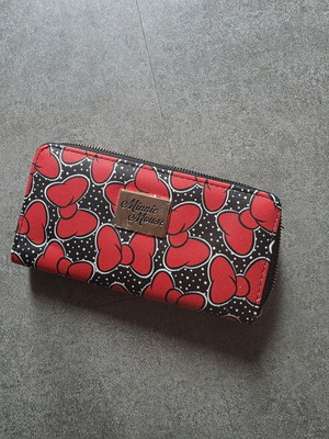 Minnie Portemenee new black and red wallet
