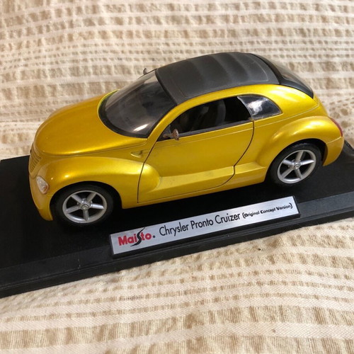 Maisto Chrysler Pronto Cruizer 1:18 original concept version collectible car like new
