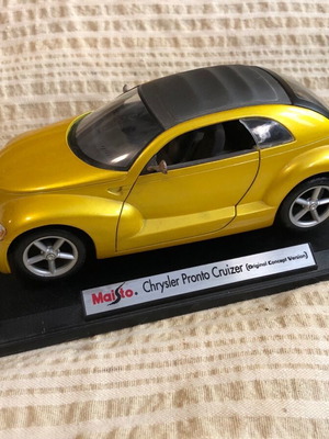 Maisto Chrysler Pronto Cruizer 1:18 original concept version collectible car like new