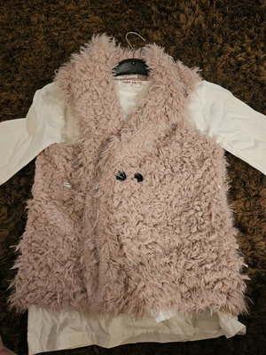 Fur vest and long-sleeve set like new, size 12, pink