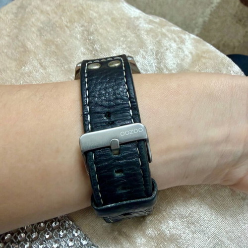 Oozoo watch like new, black and white