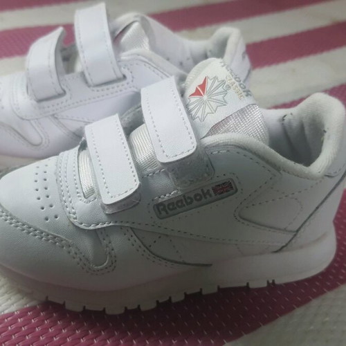 Reebok classic kids sneakers like new, size 25, white