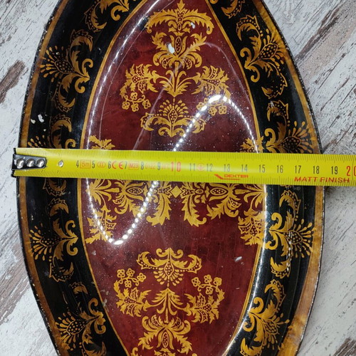 Decorative platter used with wear
