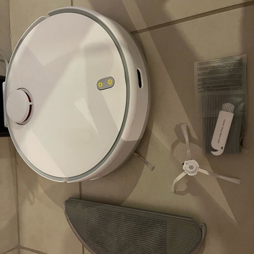 Xiaomi Mi Robot Vacuum Mop 2 Pro like new, lightly used