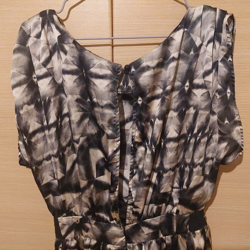Romeo & Juliet Couture short dress black gray silver like new Size Large