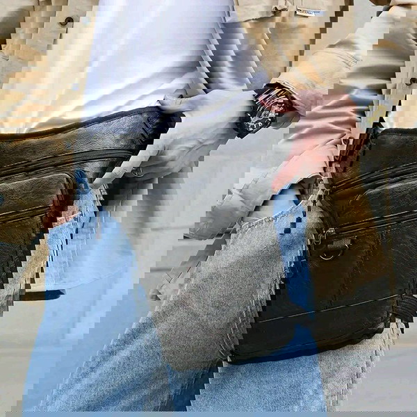 Ανδρικό τσαντάκι ποδιού