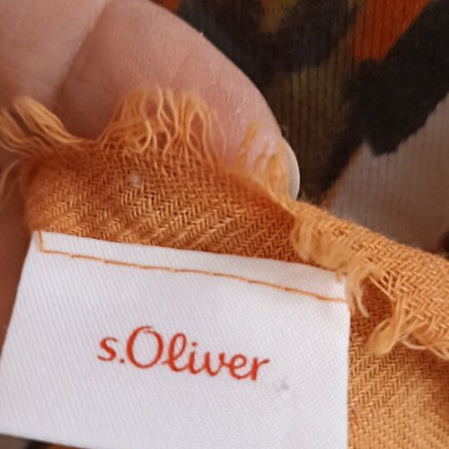 Oliver women's neck scarf like new, multicolor