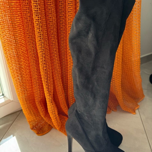 Over the knee boots black like new, size 39