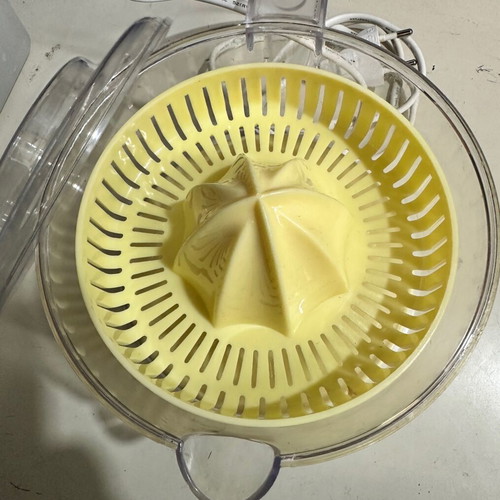 Electric citrus juicer like new, 500ml capacity