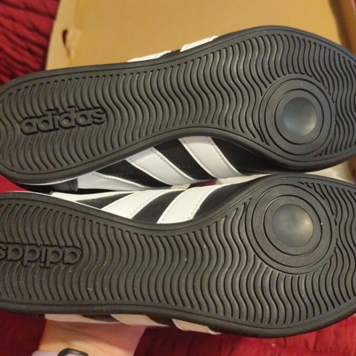 Adidas αθλητικά παπούτσια καινούργια, μέγεθος 36,5, μαύρο και άσπρο