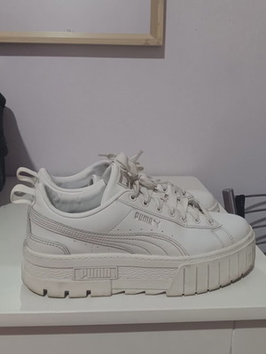 Puma athletic shoes like new, white, size 39