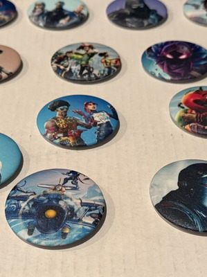 Fortnite pins like new, multicolor set