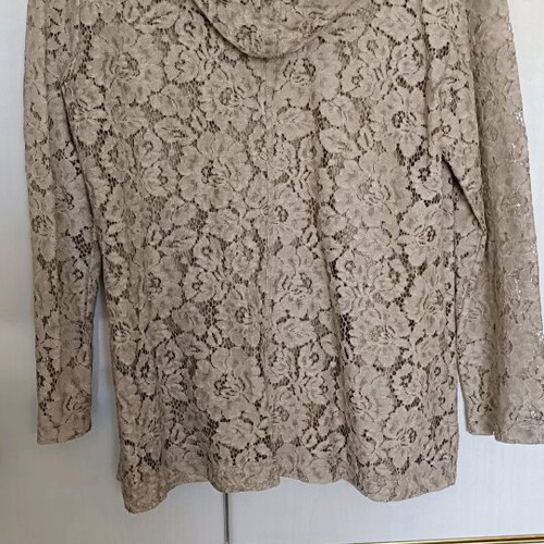 L lace beige jacket-style blouse like new, size L