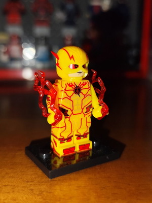 Μινιφιγούρα Reverse Flash σαν καινούργιο με εξαρτήματα