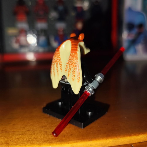 Darth Jar Jar Binks figure like new with double red lightsaber and base