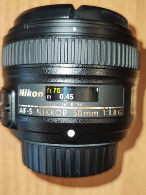 Nikon AF-S Nikkor 50mm f/1.8G lens like new for Full Frame