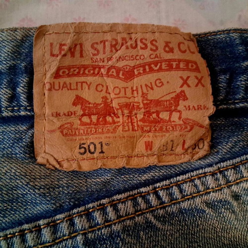 Τζιν γυναικείο σορτς Levi's σαν καινούργιο, μέγεθος M, μπλε και τιρκουάζ