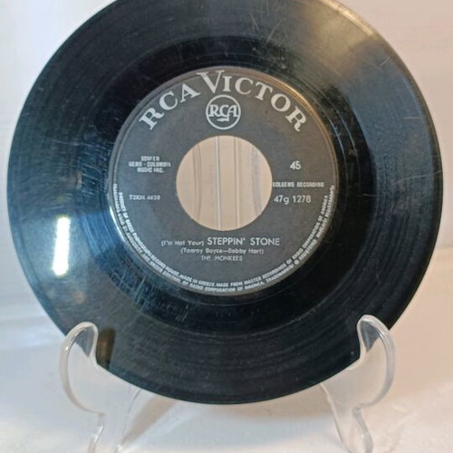 The Monkees I'm a Believer 45 RPM record used with RCA Victor sleeve