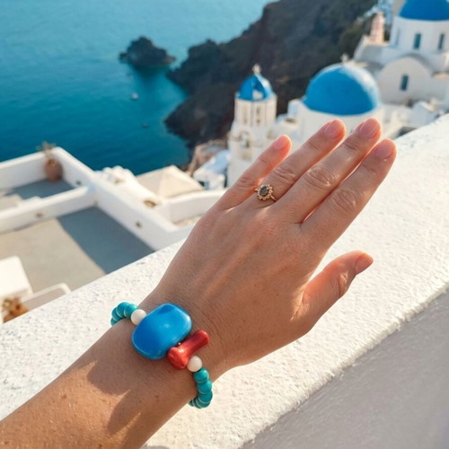 Bracelet with howlite, coral, and ceramic