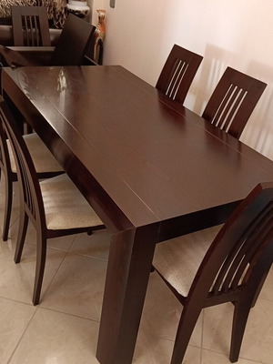 Dining set with 6 chairs like new