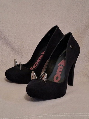 Melissa gothic heels incense cat No 39